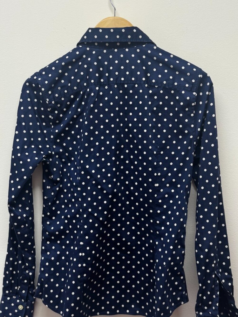 Banana Republic Women's Long Sleeve Button-Down Blue Polka Dot Fitted - Size 10 - Picture 8 of 8